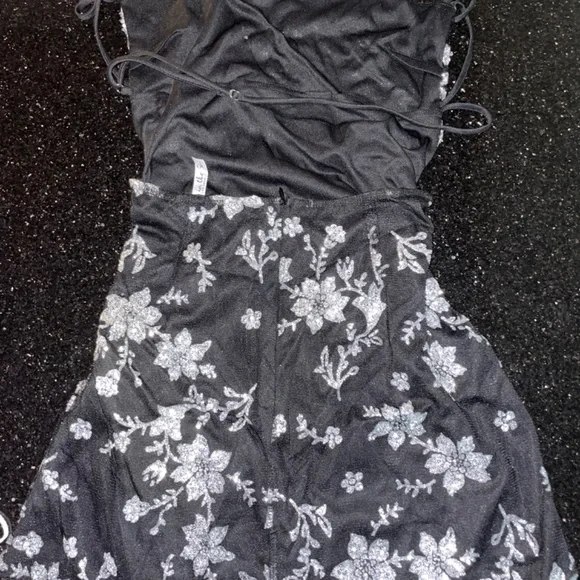 Dress - Picture 2 of 2